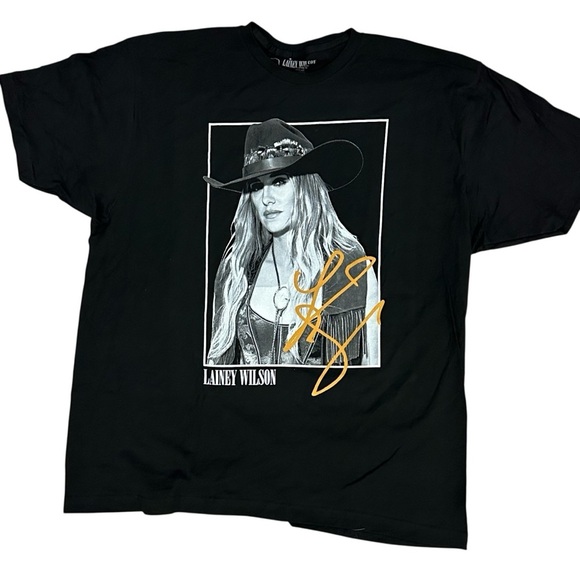 Laney Wilson Licensed Band Tee NEW - Picture 1 of 6